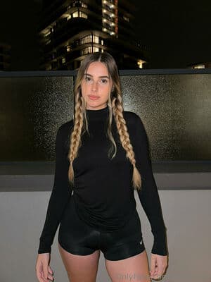 Daniela.lzj Nude  Leaks 3 Photos