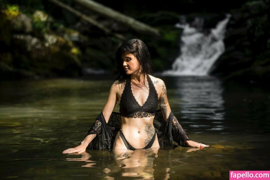 Elektra Kirby Nude  Leaks 5 Photos