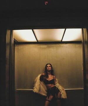 Elisha & Renee Herbert Nude  Leaks 5 Photos