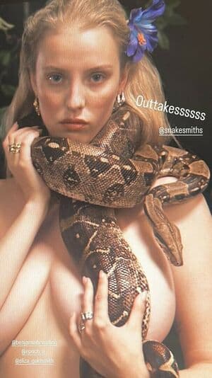 Eliza Goldsmith Nude  Leaks 5 Photos