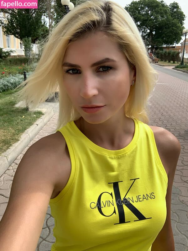 Click to view full size Eliza Moon Nude Leaks 9 Photos