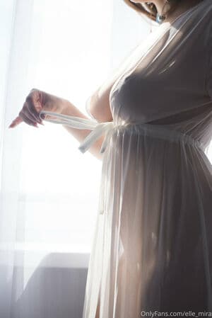 Elle Mira Nude OnlyFans/Patreon Leaks 4 Photos