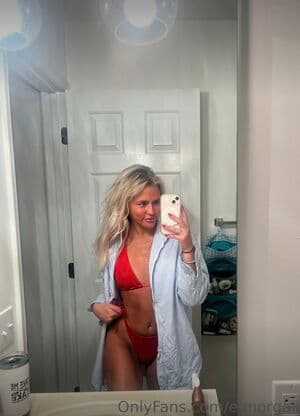 Ellie Ryan Nude  Leaks 10 Photos