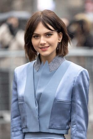 Emilia Jones Nude OnlyFans Leaks 16 Photos