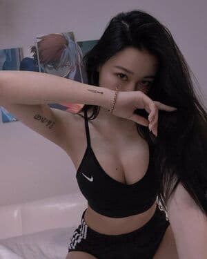 Emily Ghoul Nude  Leaks 2 Photos