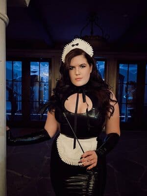 Erica Lindbeck Nude  Leaks 4 Photos