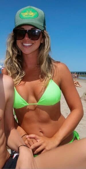 Erin Dolan Nude  Leaks 6 Photos