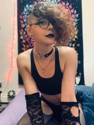 Erin Martin Nude  Leaks 4 Photos