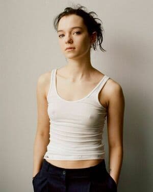 Esme Creed-Miles Nude  Leaks 6 Photos