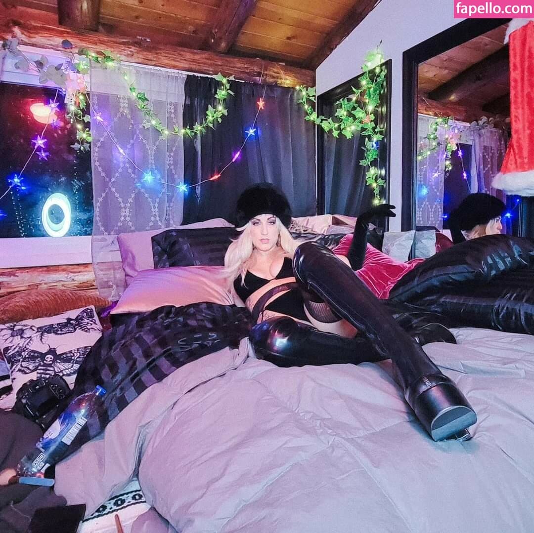 Evil Little Creature Nude  Leaks 6 Photos