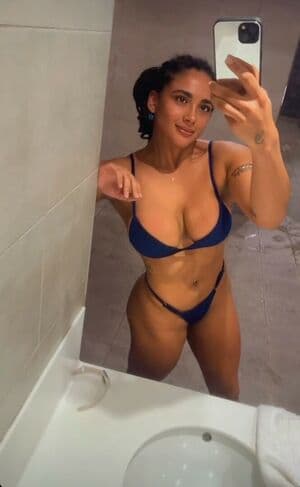 Gabi Melo Nude  Leaks 3 Photos