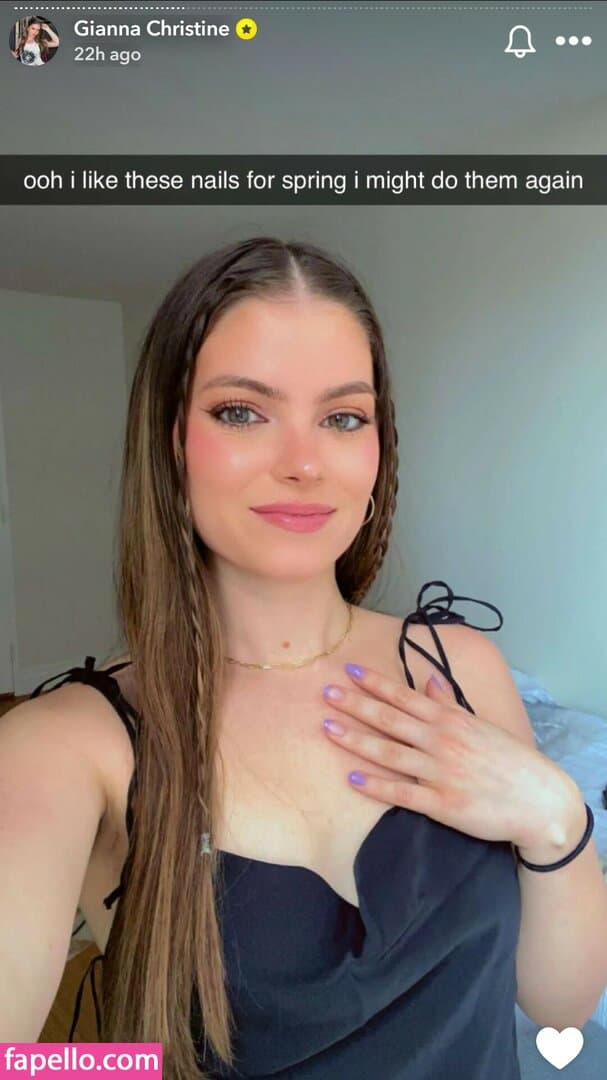 Gianna Christine Nude  Leaks 3 Photos