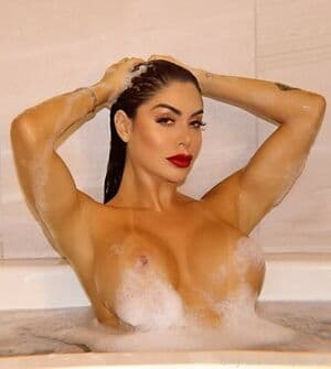 Hannah Gonzalez Nude  Leaks 3 Photos