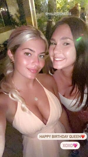 Hannah White Nude  Leaks 7 Photos