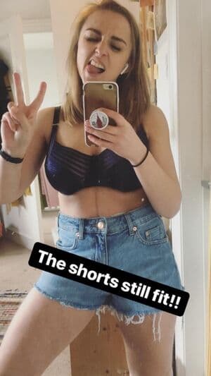 Hannah Witton Nude  Leaks 9 Photos