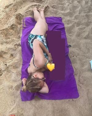 Hannah Witton Nude  Leaks 9 Photos