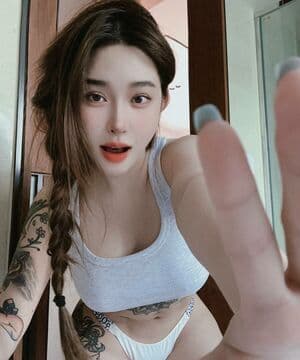 Hitomi Songyuxin Nude OnlyFans Leaks 8 Photos