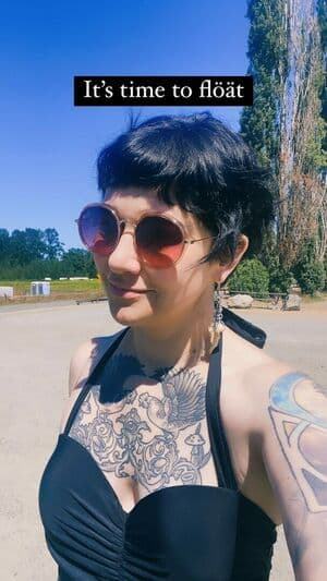 Holly Conrad Nude  Leaks 3 Photos