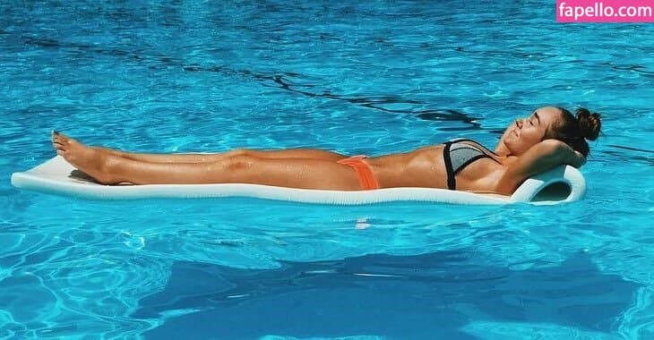 Click to view full size Holly Taylor Nude Leaks 4 Photos