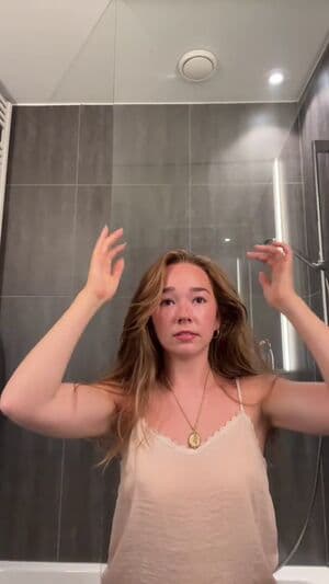 Holly Taylor Nude  Leaks 15 Photos