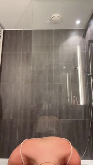 Holly Taylor Nude  Leaks 15 Photos