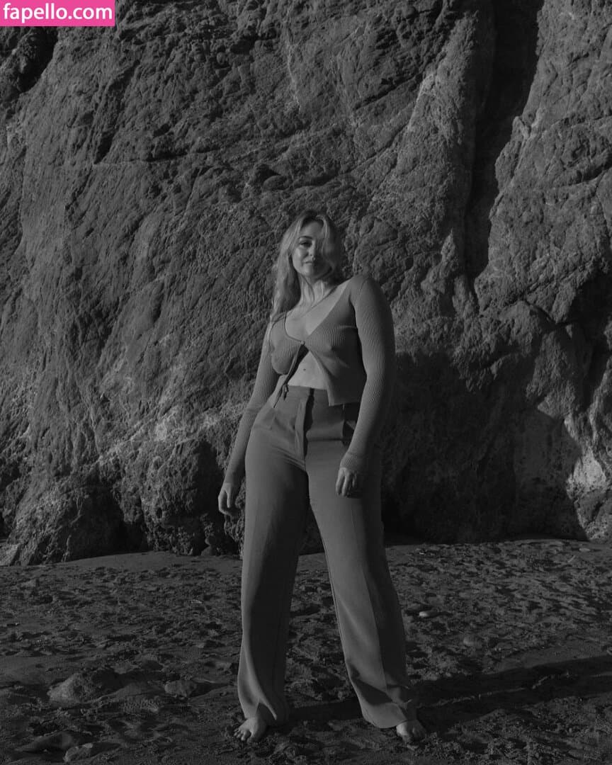 Click to view full size Iskra Lawrence Nude Leaks 8 Photos