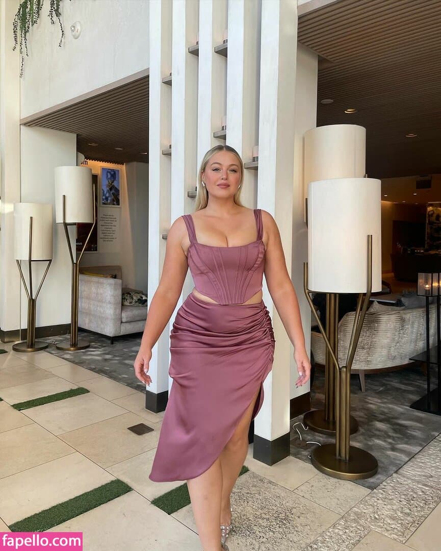 Iskra Lawrence Nude  Leaks 5 Photos