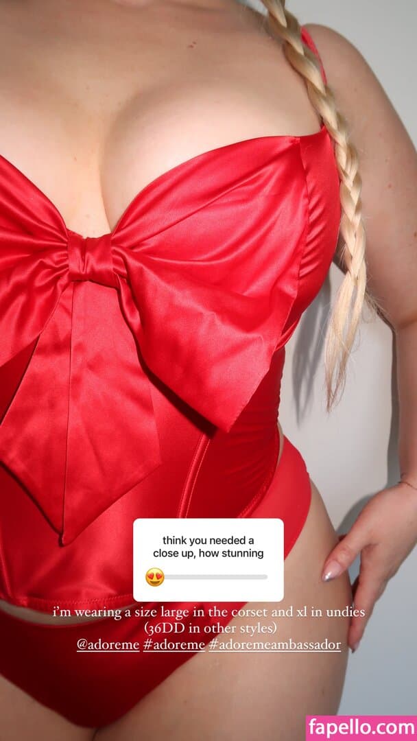 Click to view full size Iskra Lawrence Nude Leaks 5 Photos