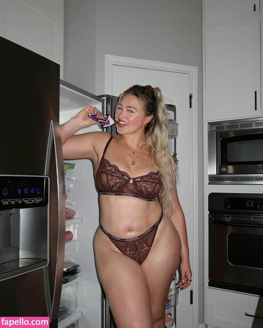 Click to view full size Iskra Lawrence Nude Leaks 9 Photos
