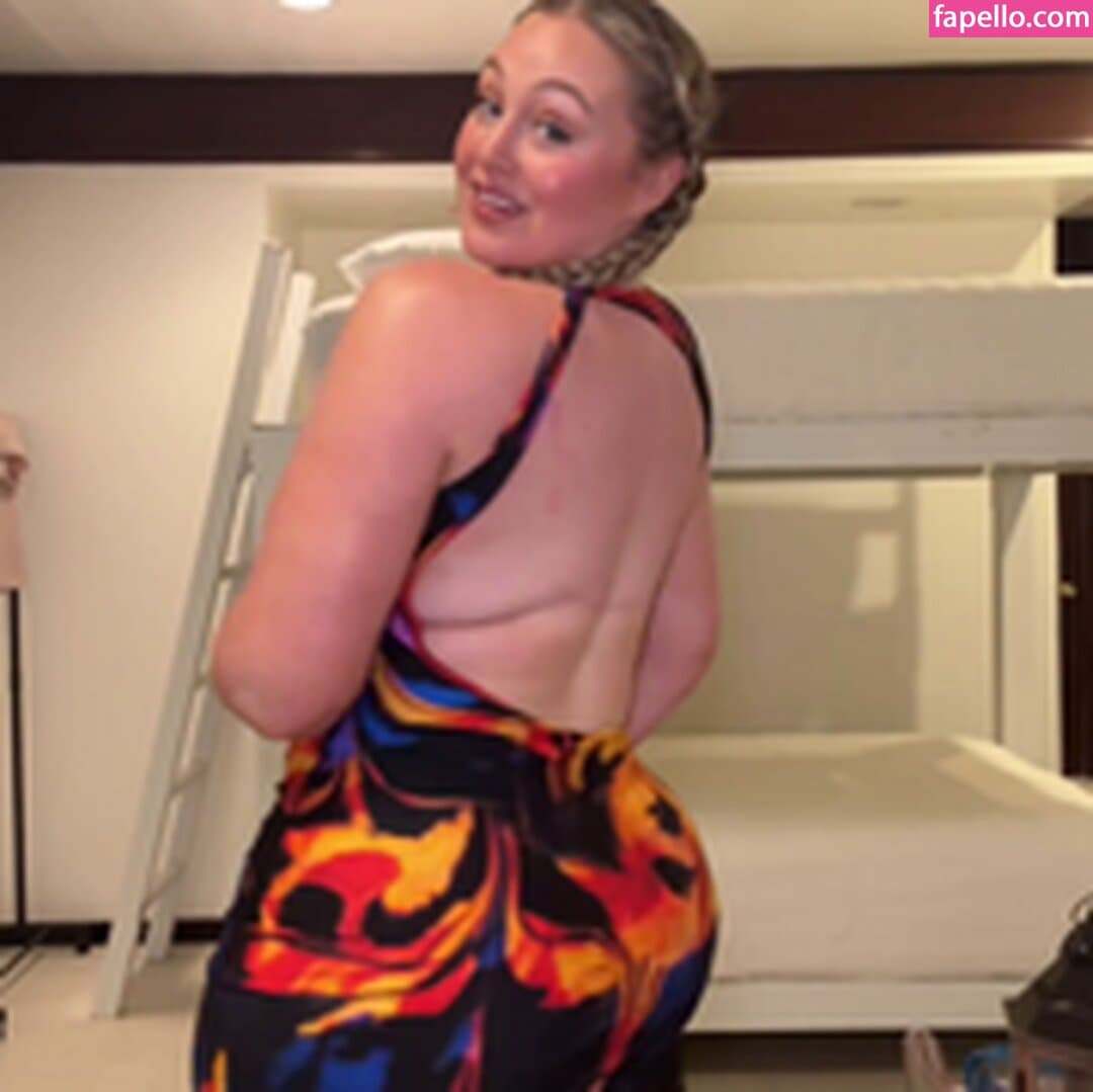 Click to view full size Iskra Lawrence Nude Leaks 15 Photos