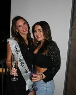 Jackie Aron Nude  Leaks 3 Photos