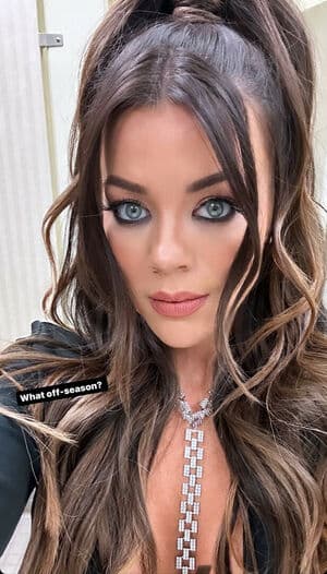 Jackie Redmond Nude  Leaks 7 Photos