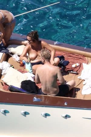 Jade Jagger Nude  Leaks 3 Photos