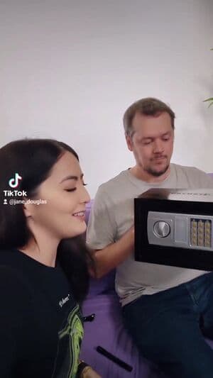 Jane Douglas Nude  Leaks 2 Video and 1 Photos