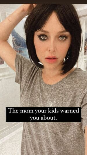 Click to view full size Jenny Mollen Nude Leaks 2 Photos