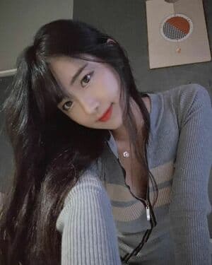 jinnytty Nude  Leaks 4 Photos