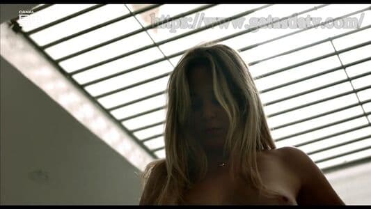 Juliana Lohmann Nude  Leaks 7 Photos