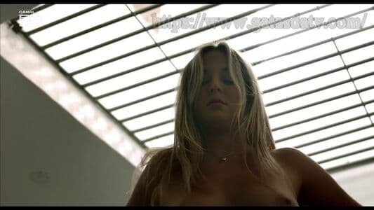 Juliana Lohmann Nude  Leaks 7 Photos