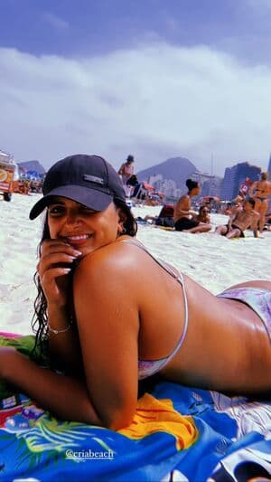 Julie Santos Nude  Leaks 2 Photos