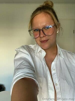 julix.may Nude  Leaks 7 Photos