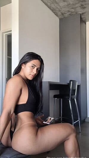 Karen Priscilla Nude  Leaks 4 Photos