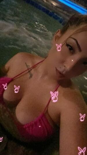 Karen Zatarain Nude  Leaks 5 Photos