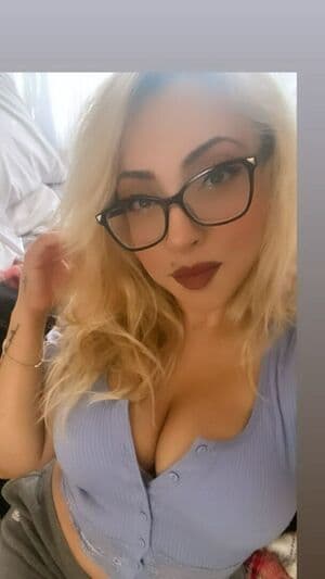 Karen Zatarain Nude  Leaks 5 Photos