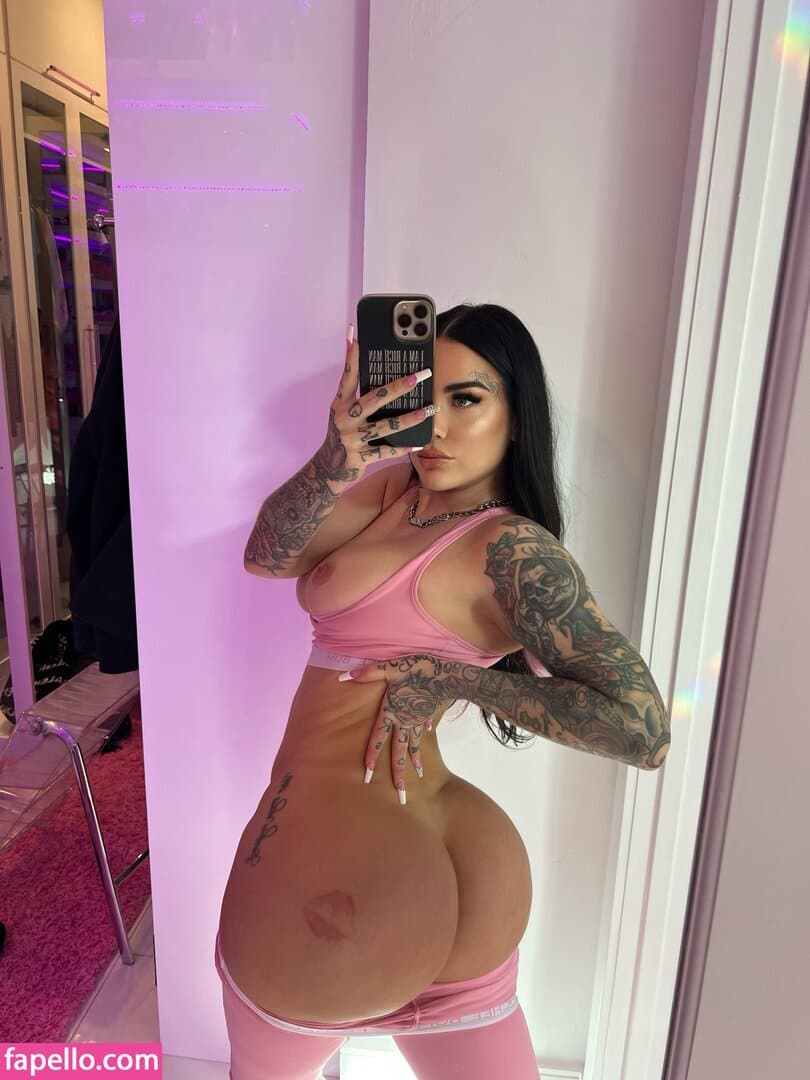 Click to view full size Karmen Karma Nude Leaks 7 Photos