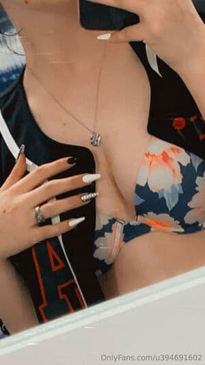 Katherine Means Nude  Leaks 2 Photos