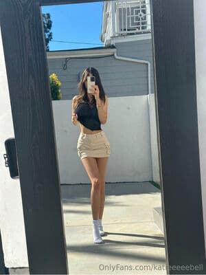 Katie Bell Nude  Leaks 5 Photos