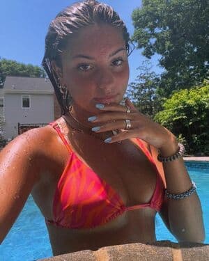 Katie Pego Nude  Leaks 3 Photos