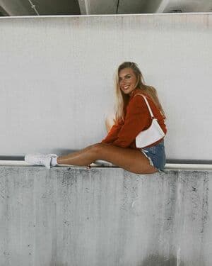 Katie Pierce Nude  Leaks 3 Photos