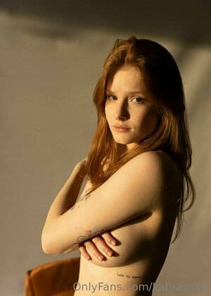 Katya Sitak Nude  Leaks 2 Photos