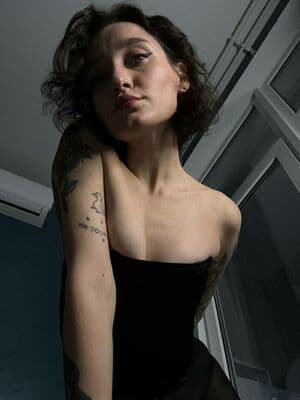 kellymay.wow Nude  Leaks 10 Photos